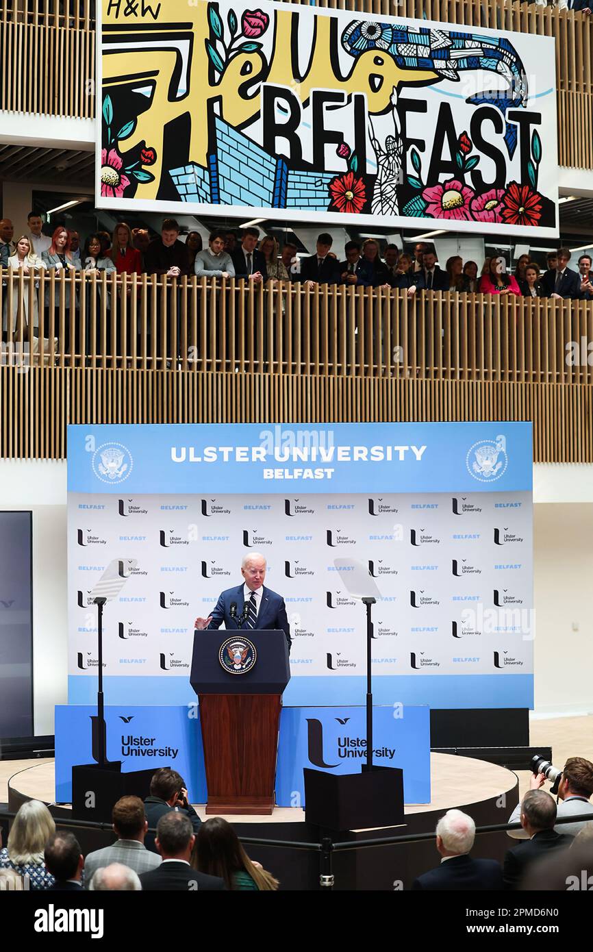 ÉTATS-UNIS Le président Joe Biden prononce un discours à l'Université d'Ulster sur 12 avril 2023 à Belfast, en Irlande du Nord. La visite du président Biden marque le 25th anniversaire de l'Accord du Vendredi Saint, l'accord de paix qui a mis fin à trois décennies de conflit en Irlande du Nord. Photo de Kelvin Boyes / Press Eye / Ulster University / UPI Banque D'Images