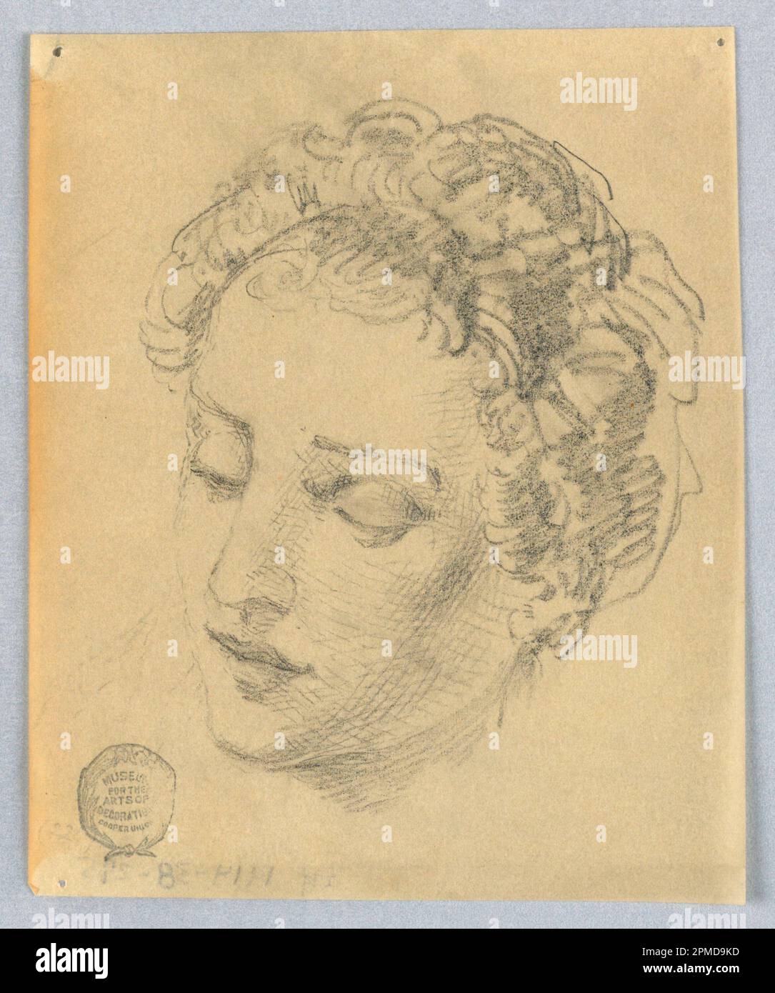 Dessin, croquis de la tête d'une femme; Francis Augustus Lathrop (américain, 1849 - 1909); États-Unis; graphite sur papier à tracer; 23,5 × 22,2 cm (9 1/4 × 8 3/4 po); 1914-38-275 Banque D'Images