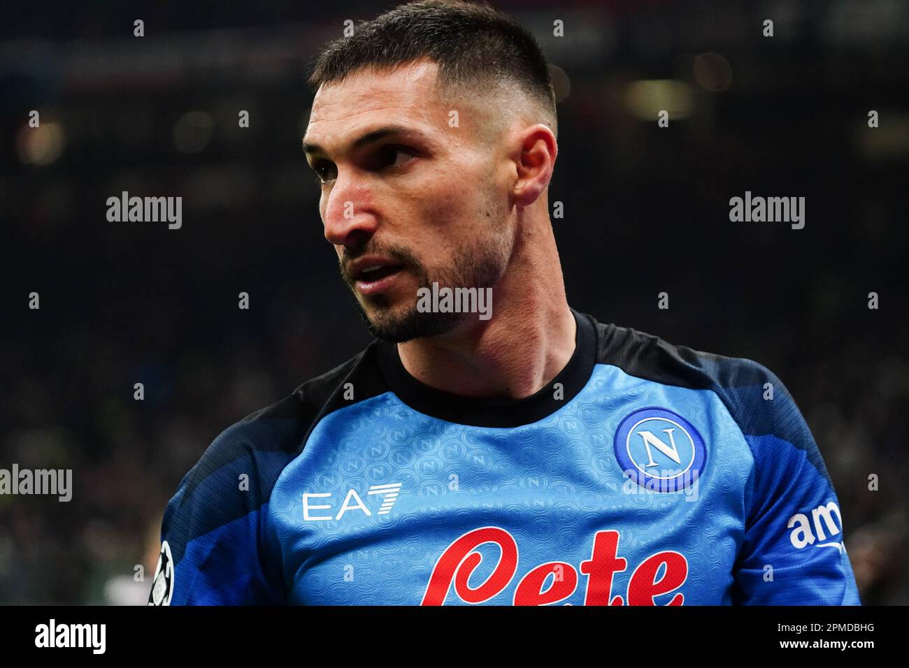 Matteo Politano (SSC Napoli) lors de la Ligue des champions de l'UEFA, quart de finale, match de football de 1st jambes entre l'AC Milan et la SSC Napoli sur 12 avril 2023 au stade San Siro de Milan, Italie - photo Luca Rossini / E-Mage Banque D'Images