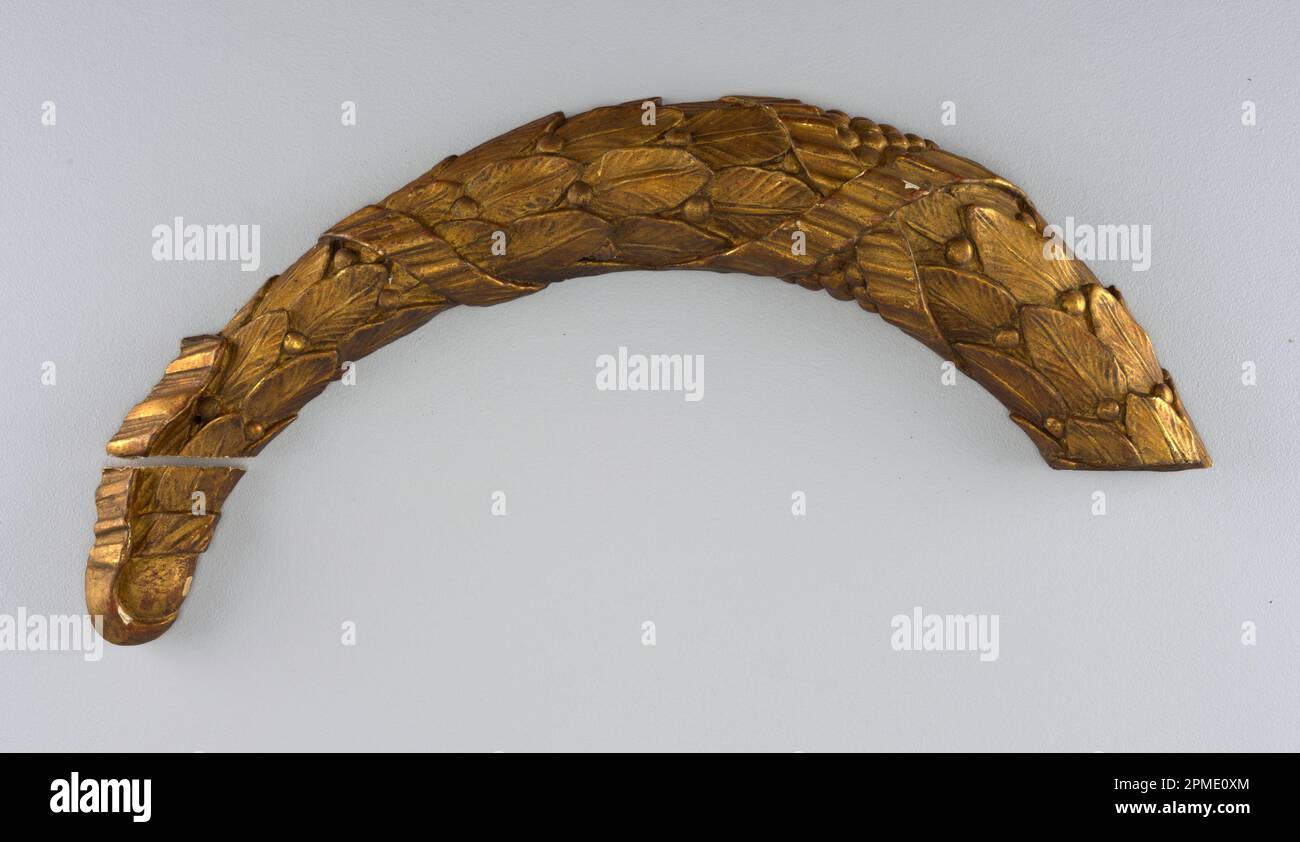 Fragment de décoration; hors tout: 50,5 x 17 x 4 cm (19 7/8 x 6 11/16 x 1 9/16 po.) Banque D'Images
