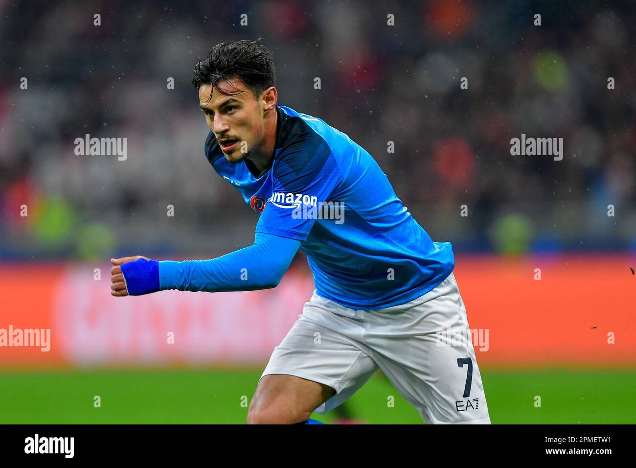 Milan, Italie. 12th avril 2023. Eljif Elmas (7) de Napoli vu lors de la finale du quart de la Ligue des champions de l'UEFA entre l'AC Milan et Napoli à San Siro à Milan. (Crédit photo : Gonzales photo/Alamy Live News Banque D'Images