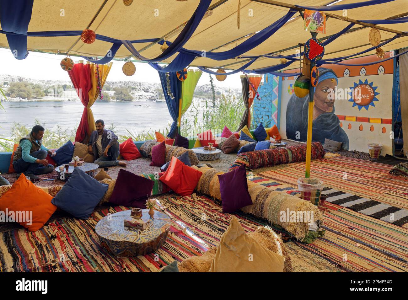 Égypte, haute Égypte, Vallée du Nil, Nubie, Assouan, Gharb Sehel, village nubien, café de West el Dayra Banque D'Images