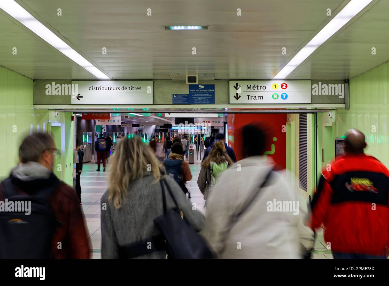 France, Nord, Lille, quartier Euralille, station de métro Lille Photo Stock  - Alamy
