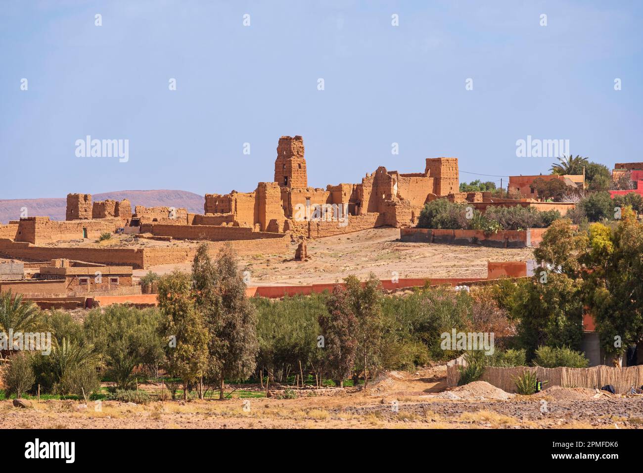 Maroc, province de Ouarzazate, Tazenakht, kasbah en ruines dans le vieux village Banque D'Images