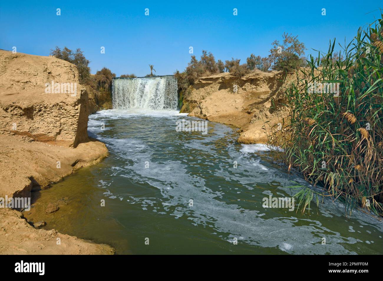 Égypte, zone de Fayoum, zone protégée de Wadi El Rayan, chutes d'eau Banque D'Images