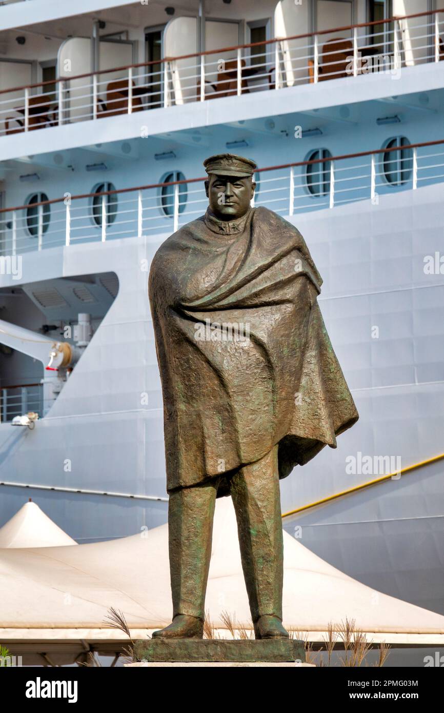 Statue de Nazario Sauro près de la Stazione Marittima, Trieste, Italie Banque D'Images