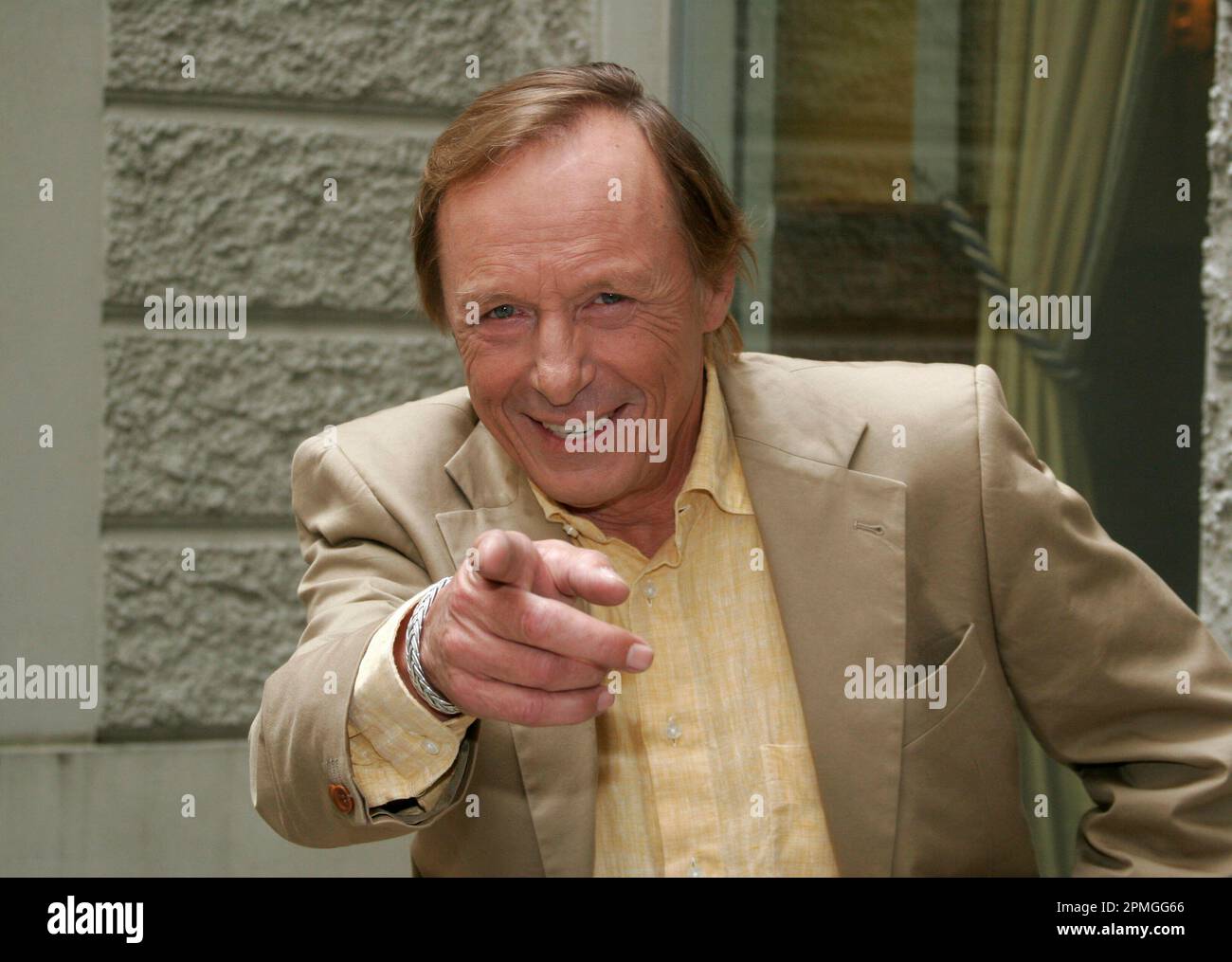 Cologne, Allemagne. 21st août 2006. ARCHIVE PHOTO: Claus-Theo GAERTNER fête son anniversaire de 80th sur 19 avril 2023, 'Ein Fall für Zwei' - la populaire série de crime de ZDF célèbre son anniversaire de 25th écran cette année. Dans le titre les rôles sont Claus Theo GAERTNER (photo) comme détective privé Josef Matula aux côtés de Paul FRIELINGHAUS comme avocat Dr. See Markus Lessing, 08/21/2006. ? Credit: dpa/Alay Live News Banque D'Images