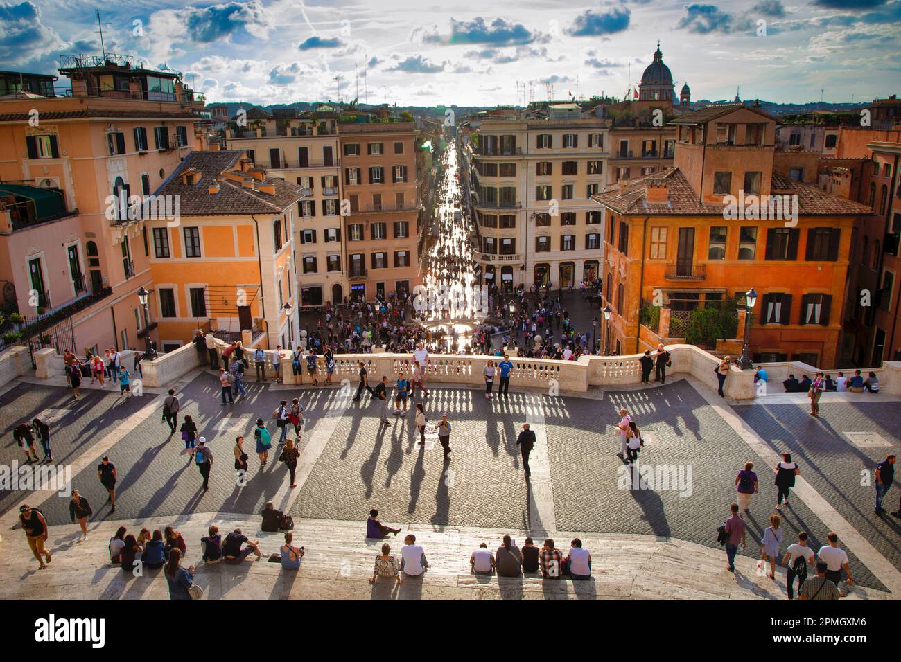 L'atterrissage en face de Trinita dei Monti et les marches espagnoles à la ville de Rome, Italie. Banque D'Images