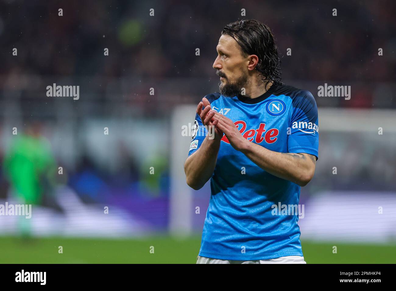 12 avril 2023, Milan, Italie: Mario Rui de SSC Napoli gestes pendant la Ligue des champions de l'UEFA 2022/23 quart-finale - Premier match de football de jambe entre l'AC Milan et SSC Napoli au stade San Siro, Milan, Italie sur 12 avril 2023. (Credit image: © Fabrizio Carabelli/LPS via ZUMA Press Wire) USAGE ÉDITORIAL SEULEMENT! Non destiné À un usage commercial ! Banque D'Images