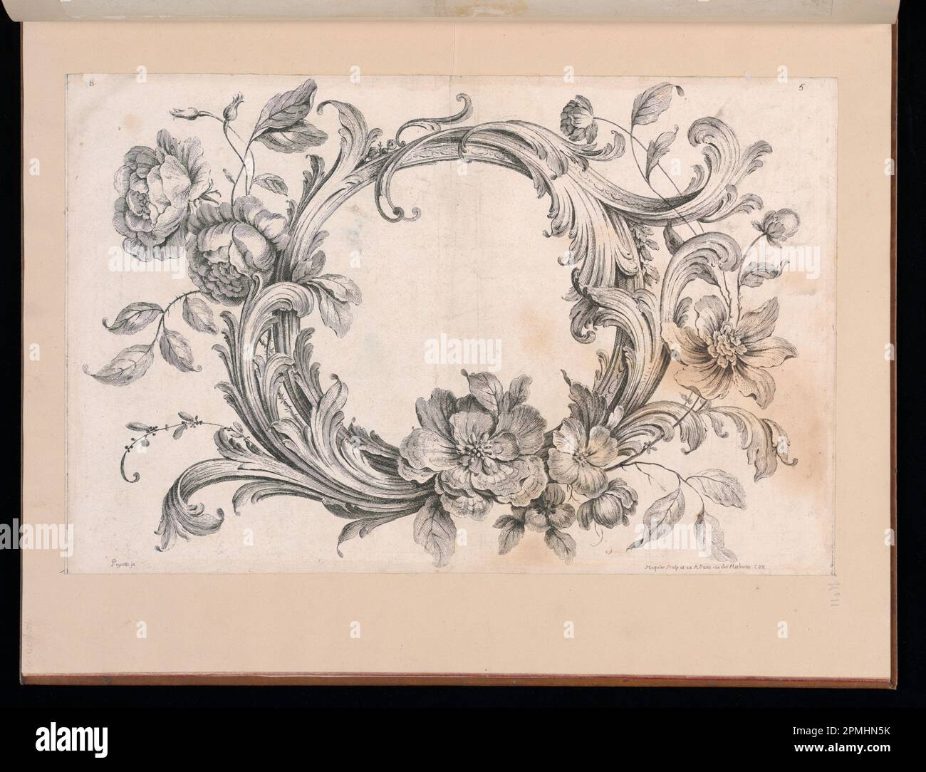 Imprimé relié, motif floral cartouch; conçu par Alexis Peyrotte (français, 1699–1769); publié par Gabriel Huquier (français, 1695–1772); fabriqué par le Conseil consultatif; France; gravure sur papier couté; feuille: 47,6 x 32,7 cm (18 3/4 x 12 7/8 po) Banque D'Images