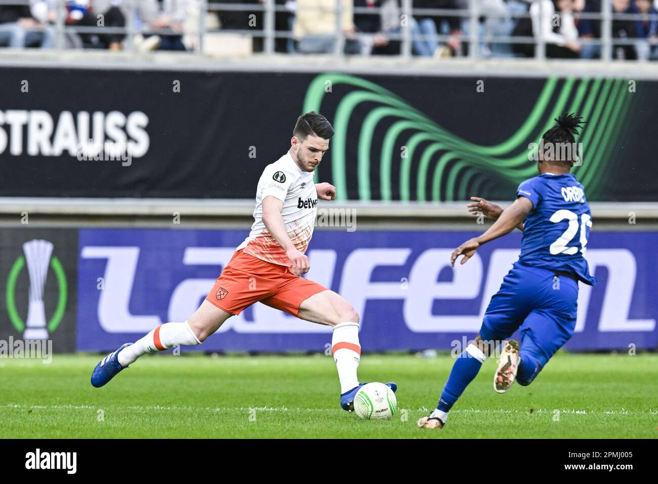 Gand, Belgique. 13th avril 2023. Declan Rice de West Ham photographié en action lors d'un match de football entre le KAA Gent belge et le West Ham United FC anglais, un premier match de la quart de finale de la Ligue de la Conférence européenne de l'UEFA, le jeudi 13 avril 2023 à Gand. BELGA PHOTO TOM GOYVAERTS crédit: Belga News Agency/Alay Live News Banque D'Images