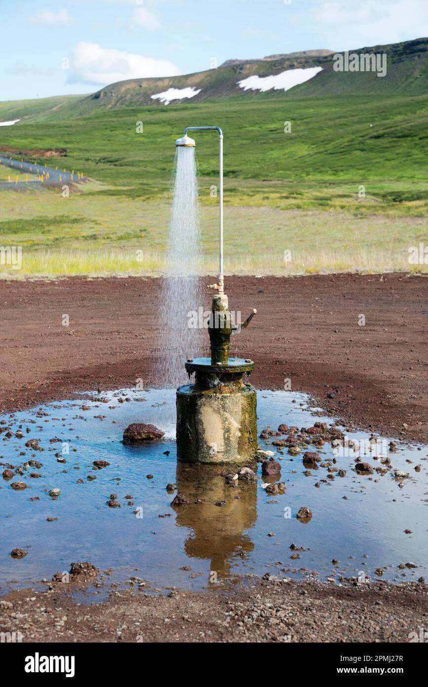 Douche chaude près du volcan Krafla, Islande Banque D'Images