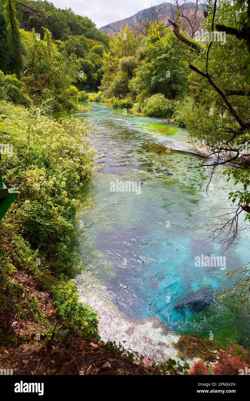 Œil bleu, ressort de Karst, Syri i Kalter, rivière Bistrica, Saranda, Albanie, œil bleu Banque D'Images