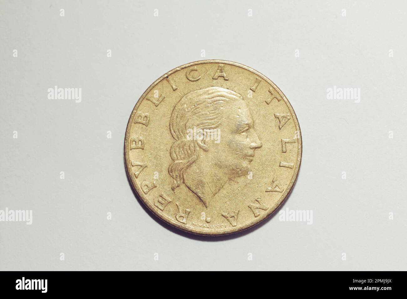 Pièce de 200 lires, pièce de monnaie italienne vintage. Banque D'Images