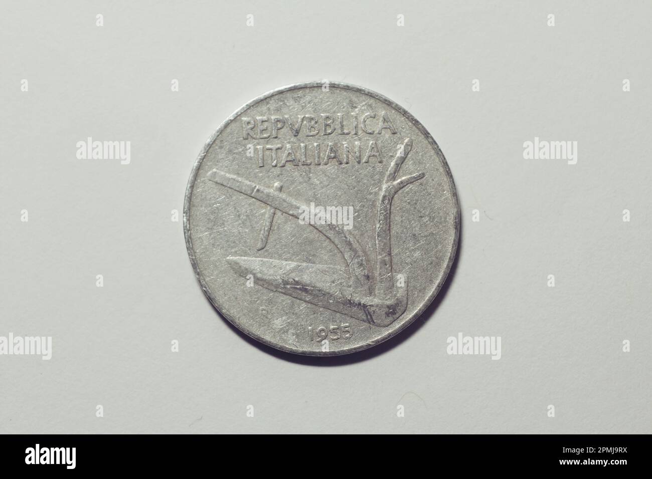 Pièce de 10 lires, pièce de monnaie italienne vintage. Banque D'Images