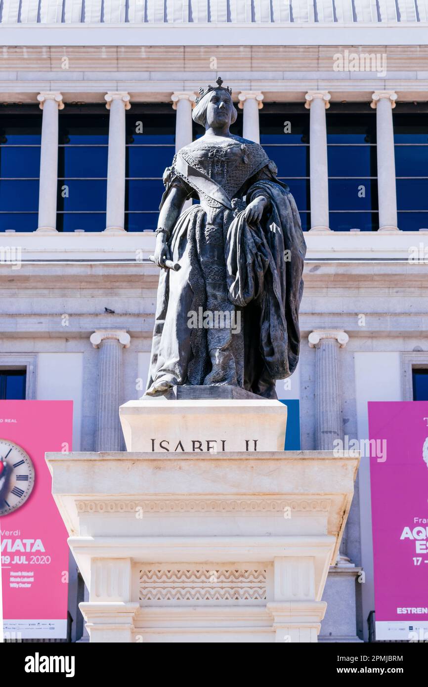 Statue d'Isabel II, située sur la Plaza de Ópera, en face du Teatro Real. Madrid, Comunidad de Madrid, Espagne, Europe Banque D'Images