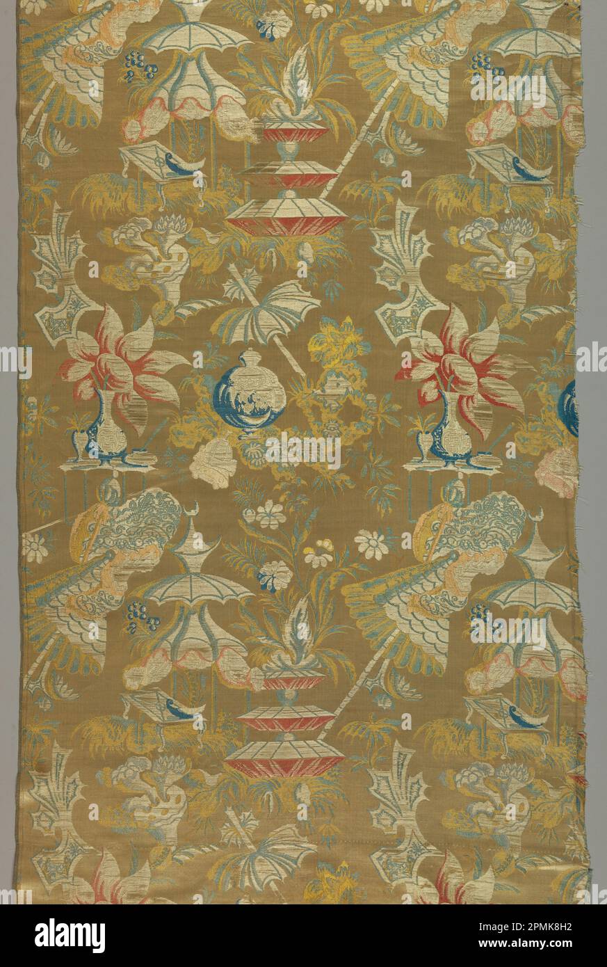 Textile (France); soie; a) Warp x trame: 114 x 64 cm (44 7/8 x 25 3/16 po.) b) Warp x Weft : 25 x 1,1 cm (9 13/16 x 7/16 po.); 1941-62-4-a,b Banque D'Images