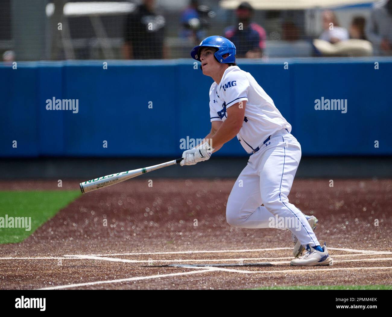 IMG Academy Ascenders Cade Ladehoff (14) hits a grand slam home run during the IMG National Classic on March 30, 2023 at IMG Academy in Bradenton, Florida. (Mike Janes/Four Seam Images via AP) Banque D'Images