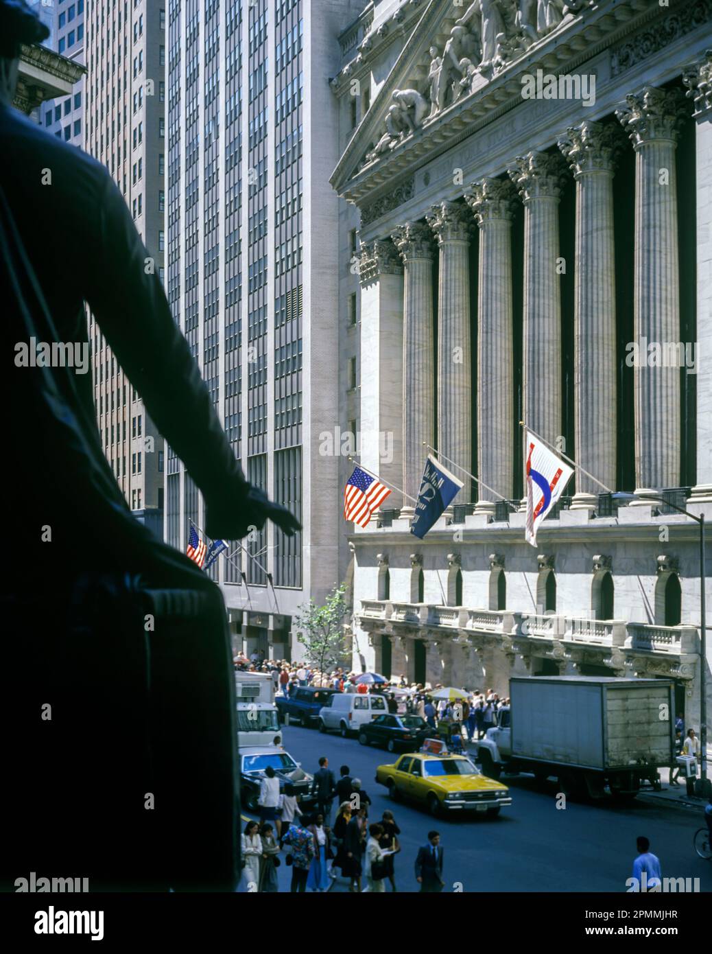 1987 HISTORIQUE GEORGE WASHINGTON STATUE WALL STREET STOCK EXCHANGE BUILDING MANHATTAN NEW YORK CITY USA Banque D'Images