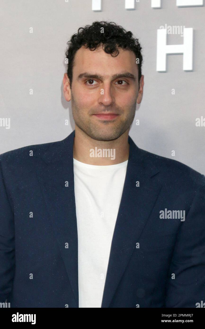 13 avril 2023, Westwood, CA, Etats-Unis: LOS ANGELES - APR 13: Dane DiLiegro à la dernière chose qu'il m'a dit première de la série Apple+ au Théâtre Bruin sur 13 avril 2023 à Westwood, CA (image de crédit: © Kay Blake/ZUMA Press Wire) USAGE ÉDITORIAL SEULEMENT! Non destiné À un usage commercial ! Banque D'Images