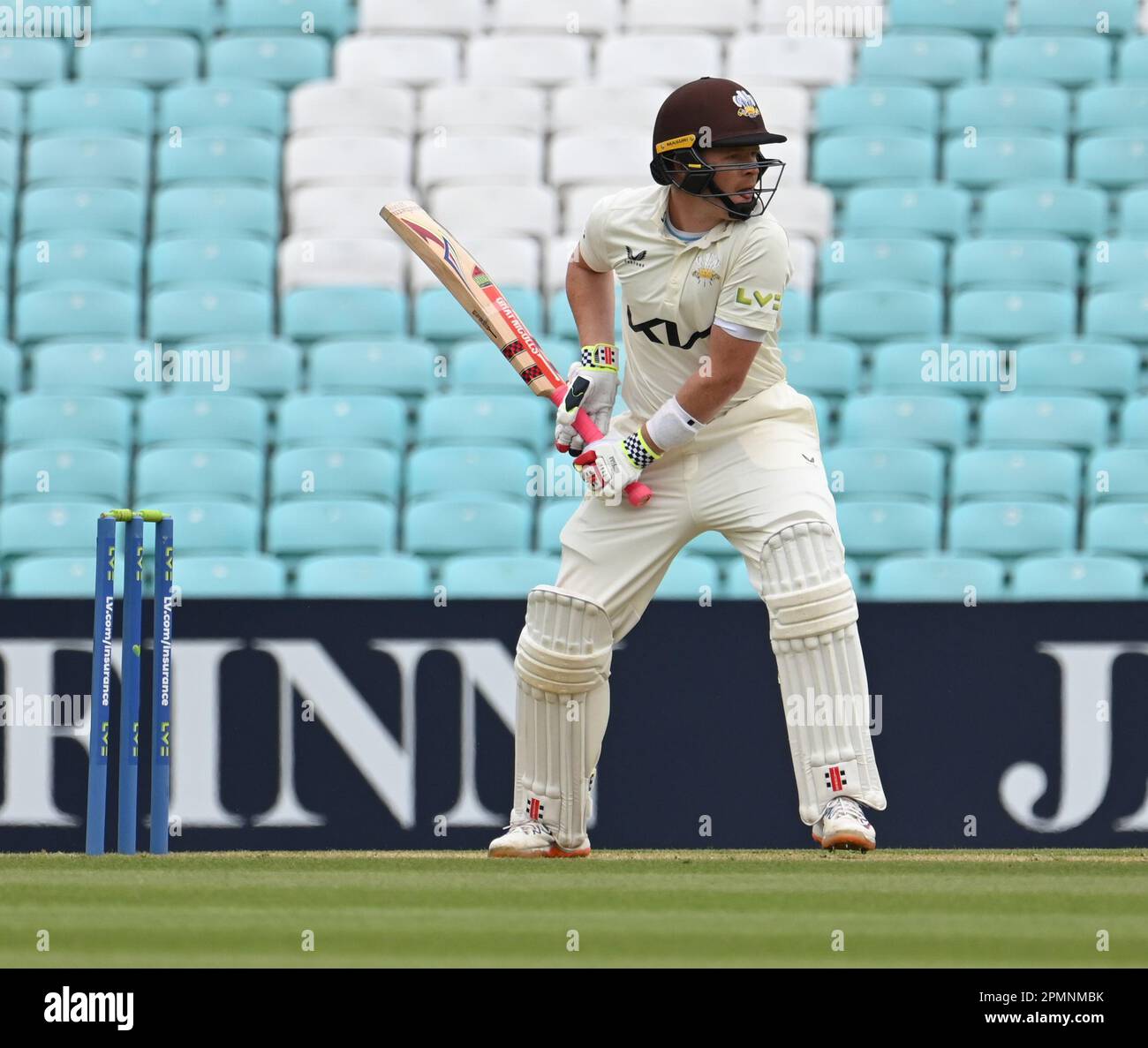 Ovale, Angleterre. 14 avril 2023. Photos de gauche à droite, Ollie Pope of Surrey County Cricket Club au LV= County Championship match entre Surrey CCC et Hampshire CCC. Crédit : Nigel Bramley/Alay Live News Banque D'Images