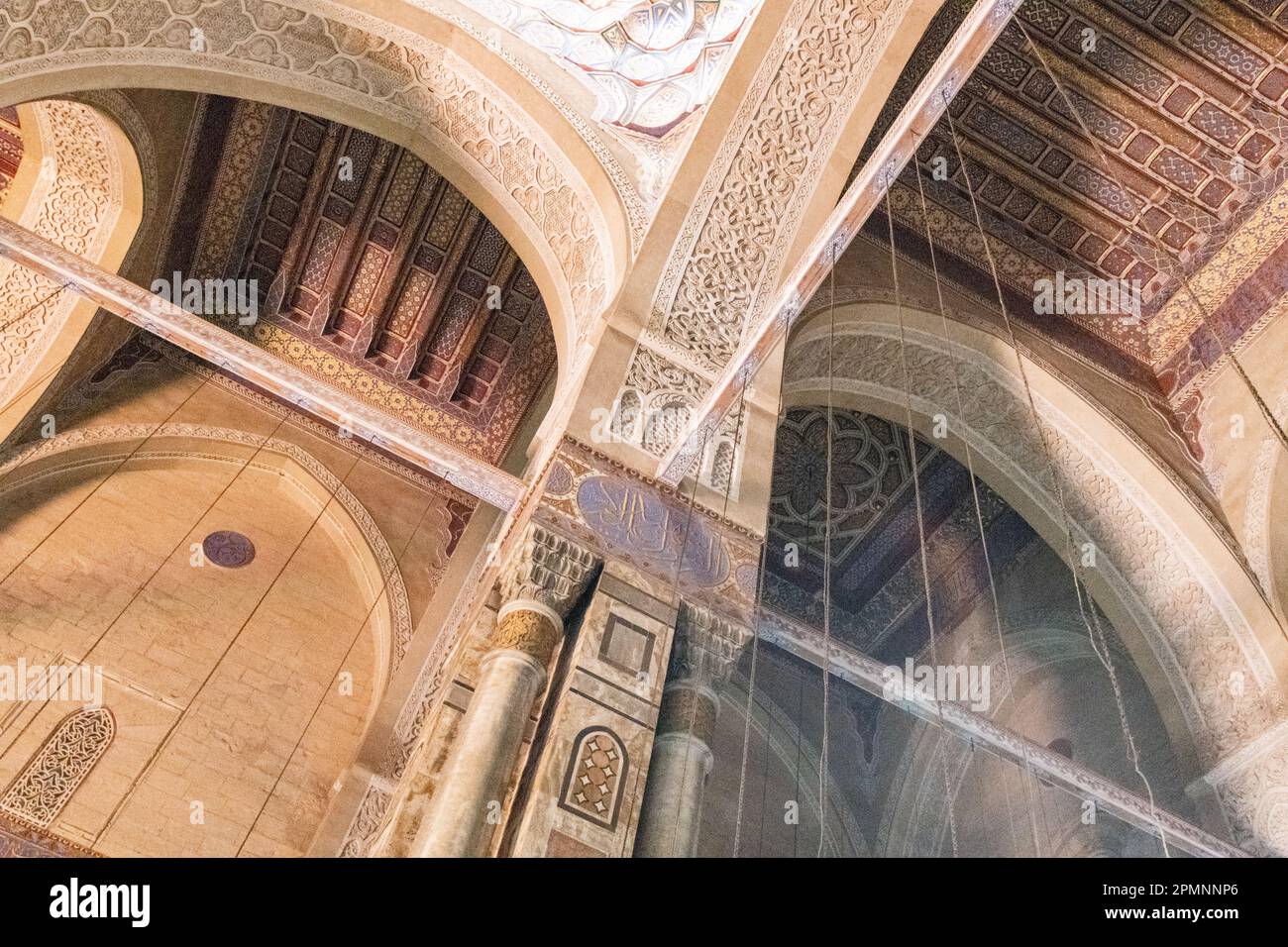 L'architecture à l'intérieur de la salle de prière de la mosquée Al-Rifai au Caire, Egypte Banque D'Images