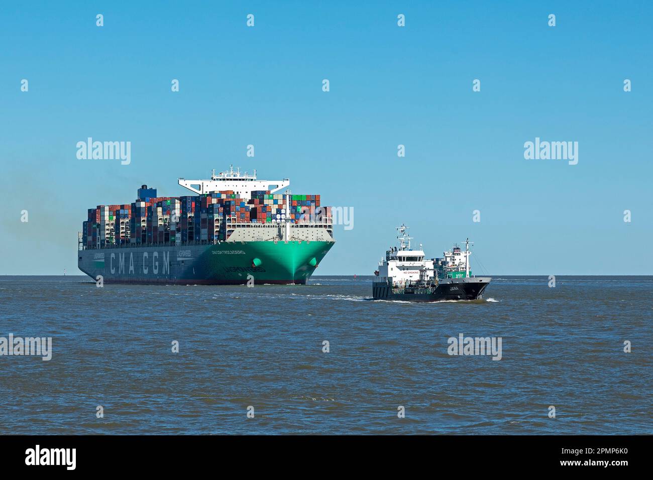 Navires-conteneurs, Mer du Nord, Cuxhaven, Basse-Saxe, Allemagne Banque D'Images