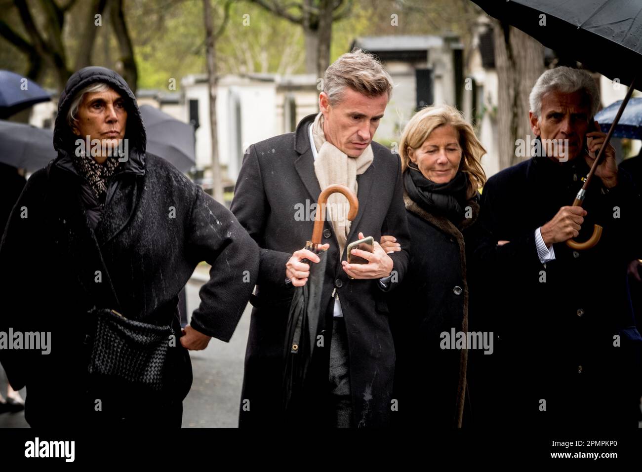 Paris, France. 14th avril 2023. Gerard Cambon / le Pictorium - funéraire de Herve Temime au cimetière Montparnasse le 14 avril 2023 - 14/4/2023 - France / Ile-de-France (région) / Paris - Claire Chazal. Funérailles de l'avocat Herve Temime au cimetière de Montprnasse le 14 avril 2023 crédit : LE PICTORIUM/Alay Live News Banque D'Images