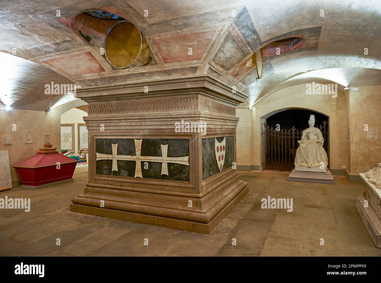 La tombe de Cosimo l'aîné des Médicis par Donatello dans la crypte de la Basilique San Lorenzo Banque D'Images