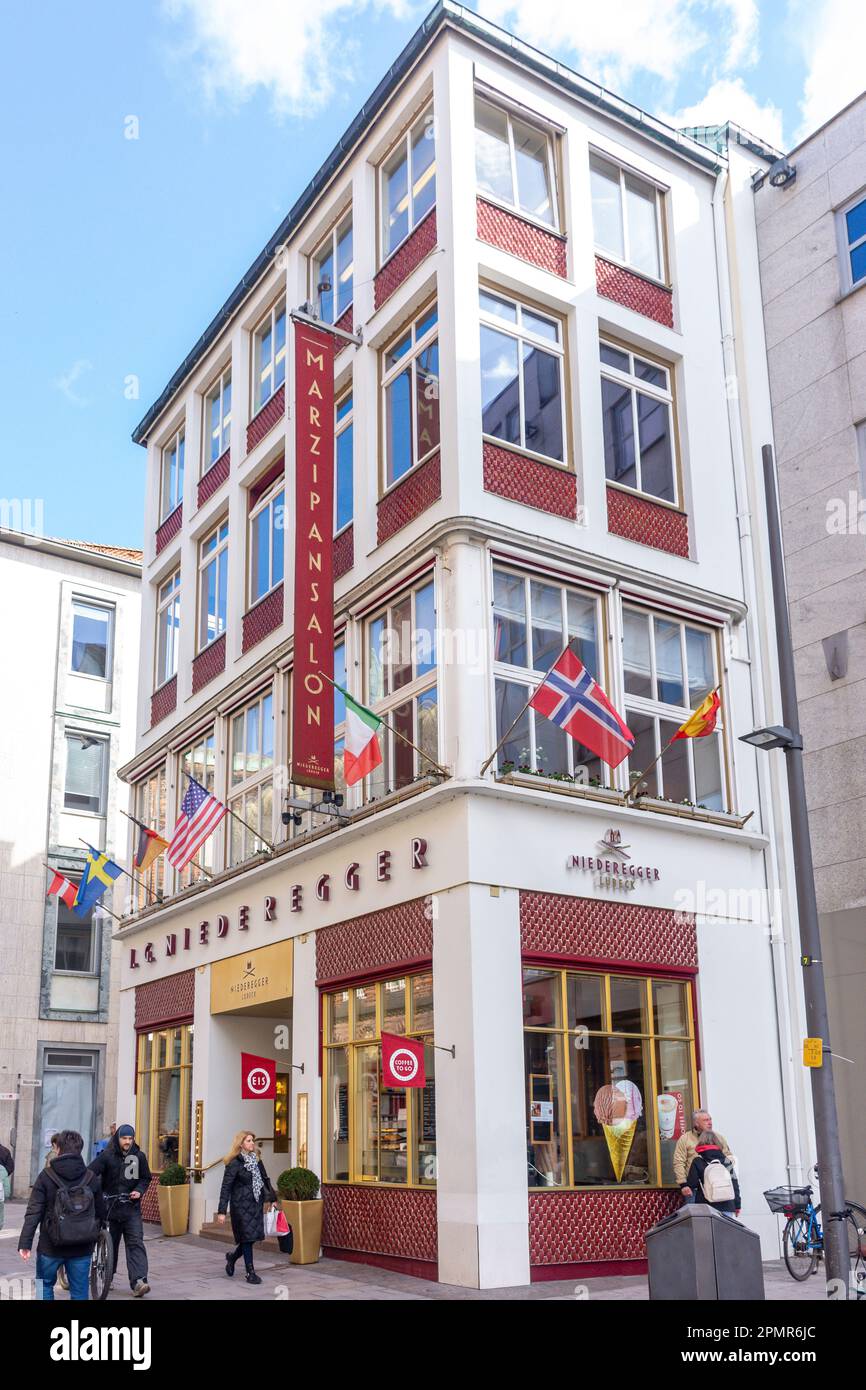 Café Niederegger Lubeck, Breite straße, Lübeck, Schleswig-Holstein, République fédérale d'Allemagne Banque D'Images Café Niederegger Lubeck, Breite straße, Lübeck, Schleswig-Holstein, République fédérale d'Allemagne Banque D'Images