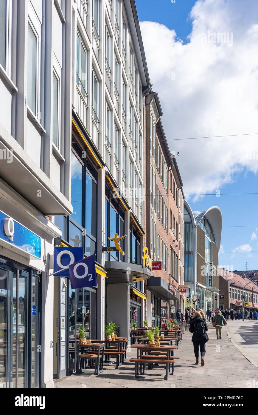 Scène de rue, Holstenstraße, Lübeck, Schleswig-Holstein, République fédérale d'Allemagne Banque D'Images