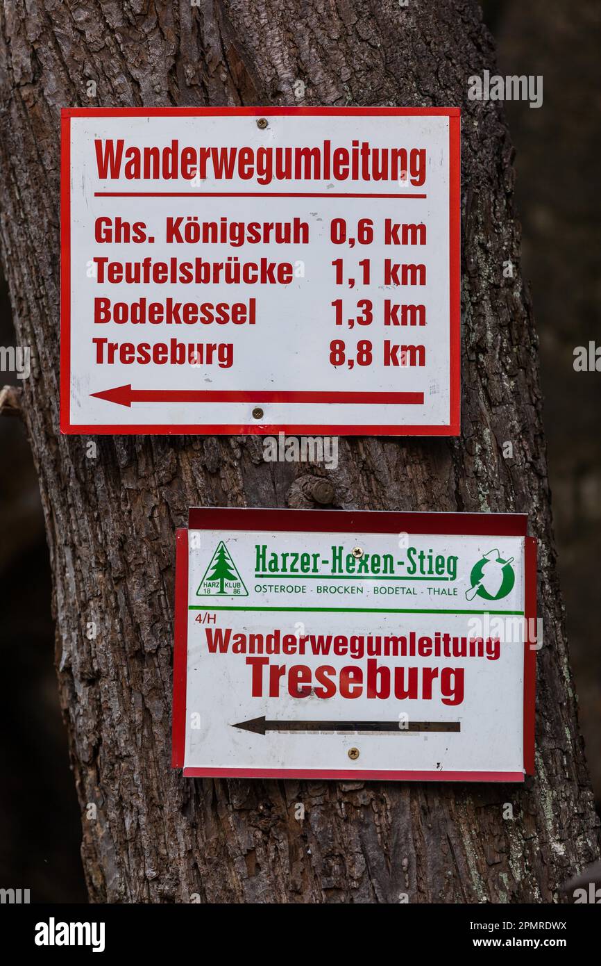 Signalisation des sentiers de randonnée dans la vallée de la Bode Banque D'Images