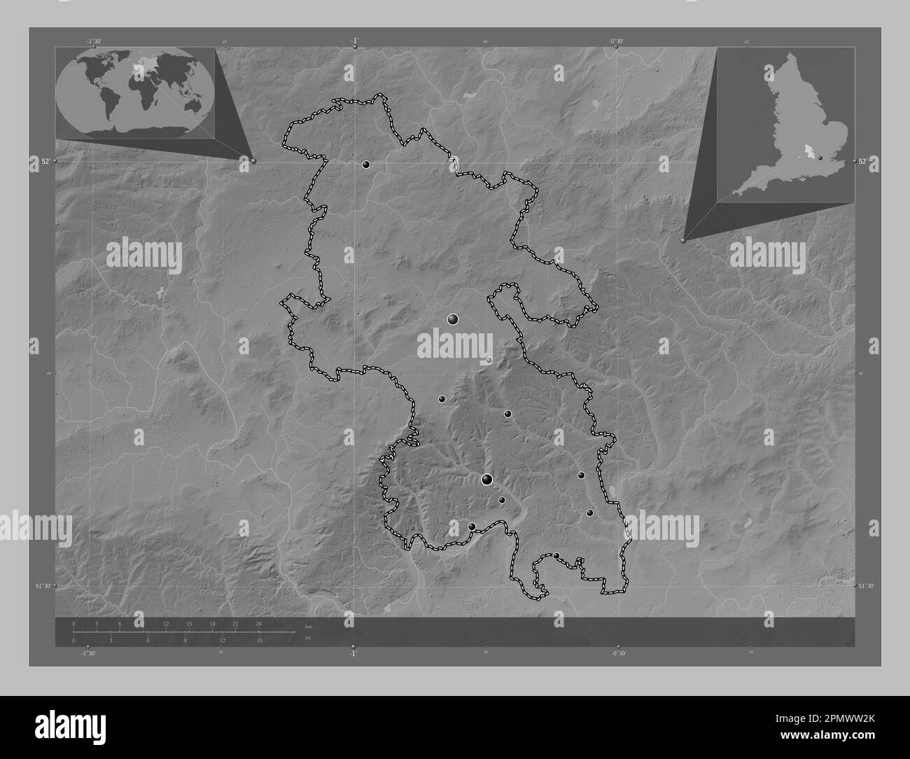 Buckinghamshire, comté administratif d'Angleterre - Grande-Bretagne. Carte d'altitude en niveaux de gris avec lacs et rivières. Emplacements des principales villes de la reg Banque D'Images