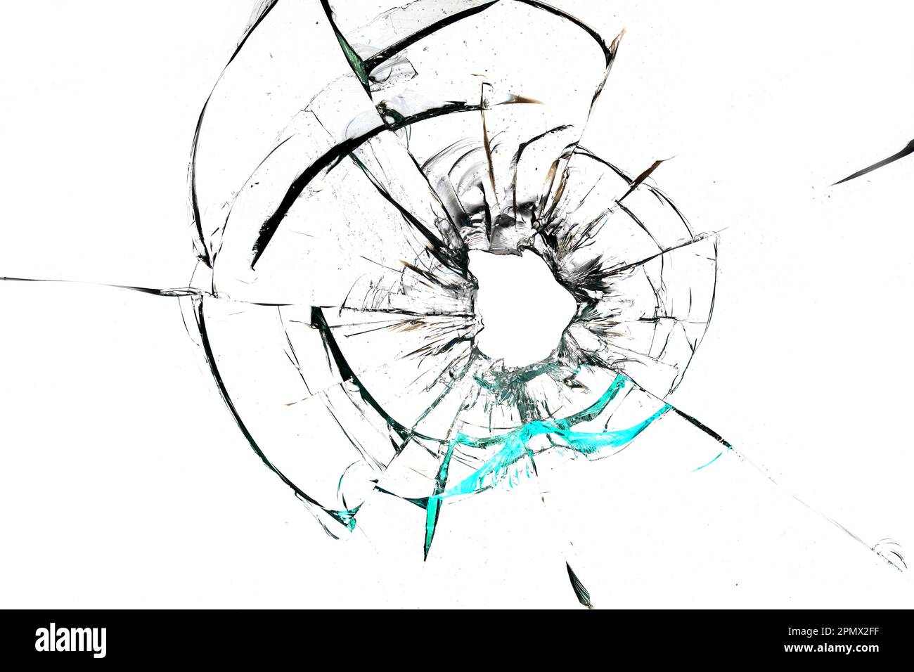 coup de feu, comme la toile d'araignée fissures mar la surface immaculée du verre Banque D'Images