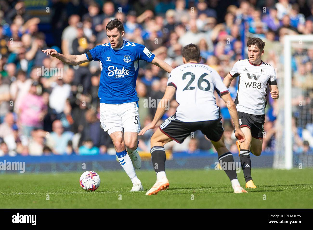Michael Keane #5 d'Everton F.C en action pendant le match de Premier League entre Everton et Fulham à Goodison Park, Liverpool, le samedi 15th avril 2023. (Photo : Mike Morese | MI News) Credit: MI News & Sport /Alay Live News Banque D'Images