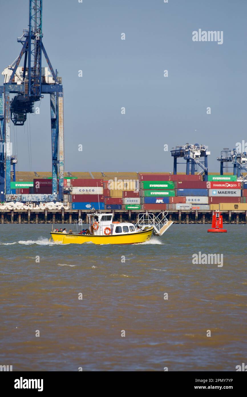 Harwich Harbour Ferry à l'œuvre. Banque D'Images