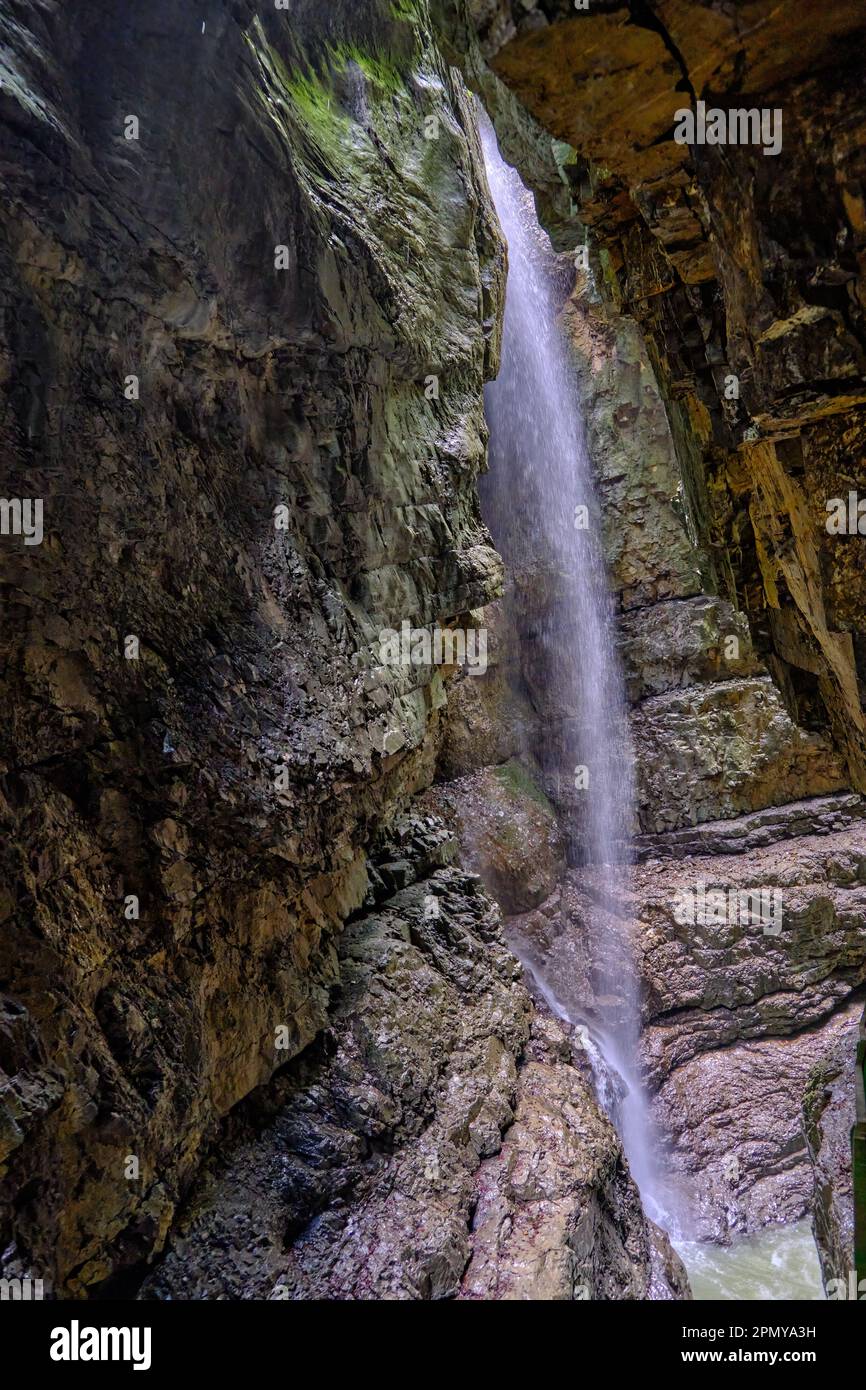 Le Breitachklamm est une gorge du ruisseau Breitach dans la région d'Allgaeu près d'Oberstdorf en Bavière, Allemagne, Europe. Banque D'Images