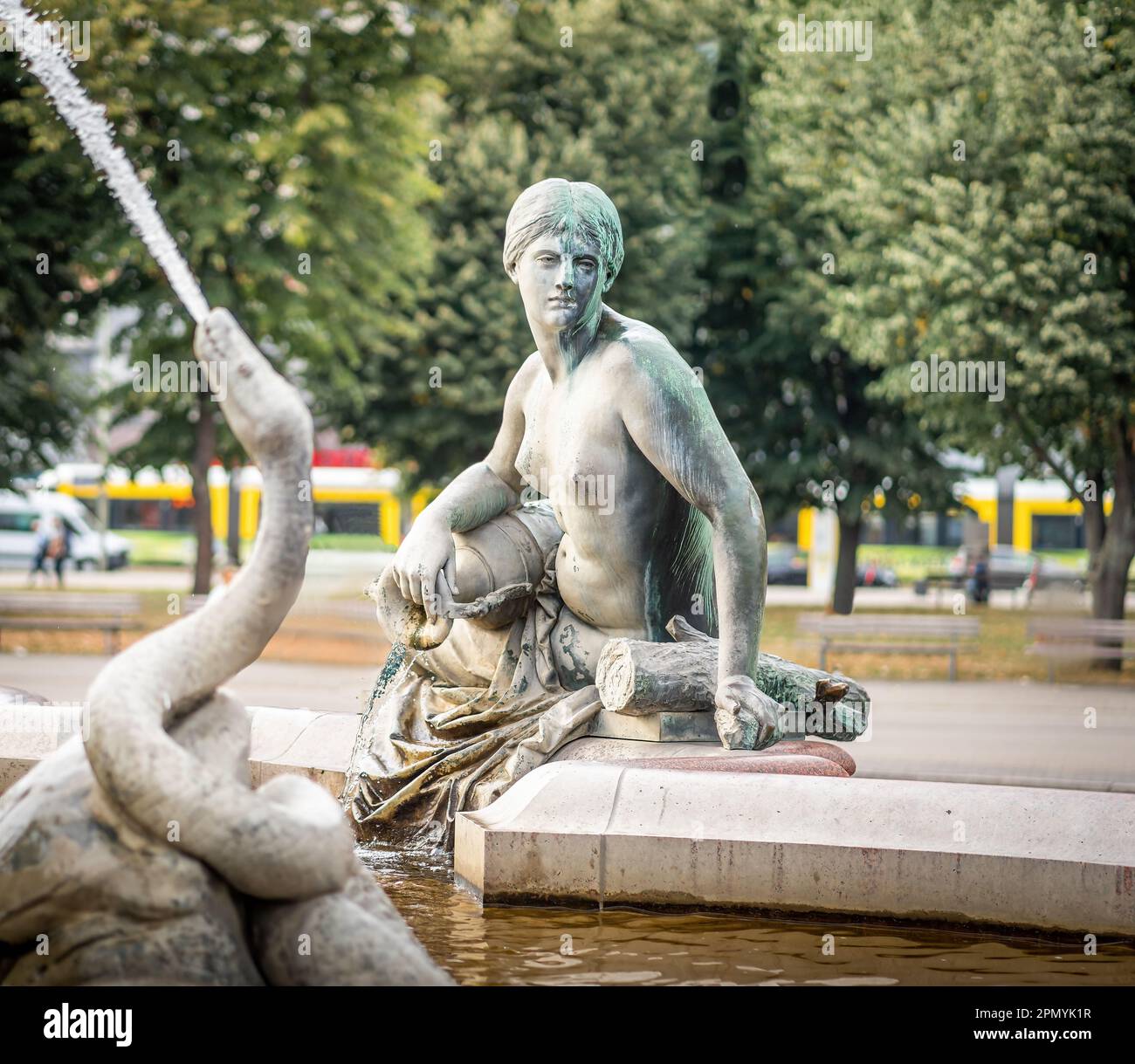 Rivière Vistule Sculpture à la fontaine Neptune (fontaine conçue par Reinhold Begas en 1891) - Berlin, Allemagne Banque D'Images