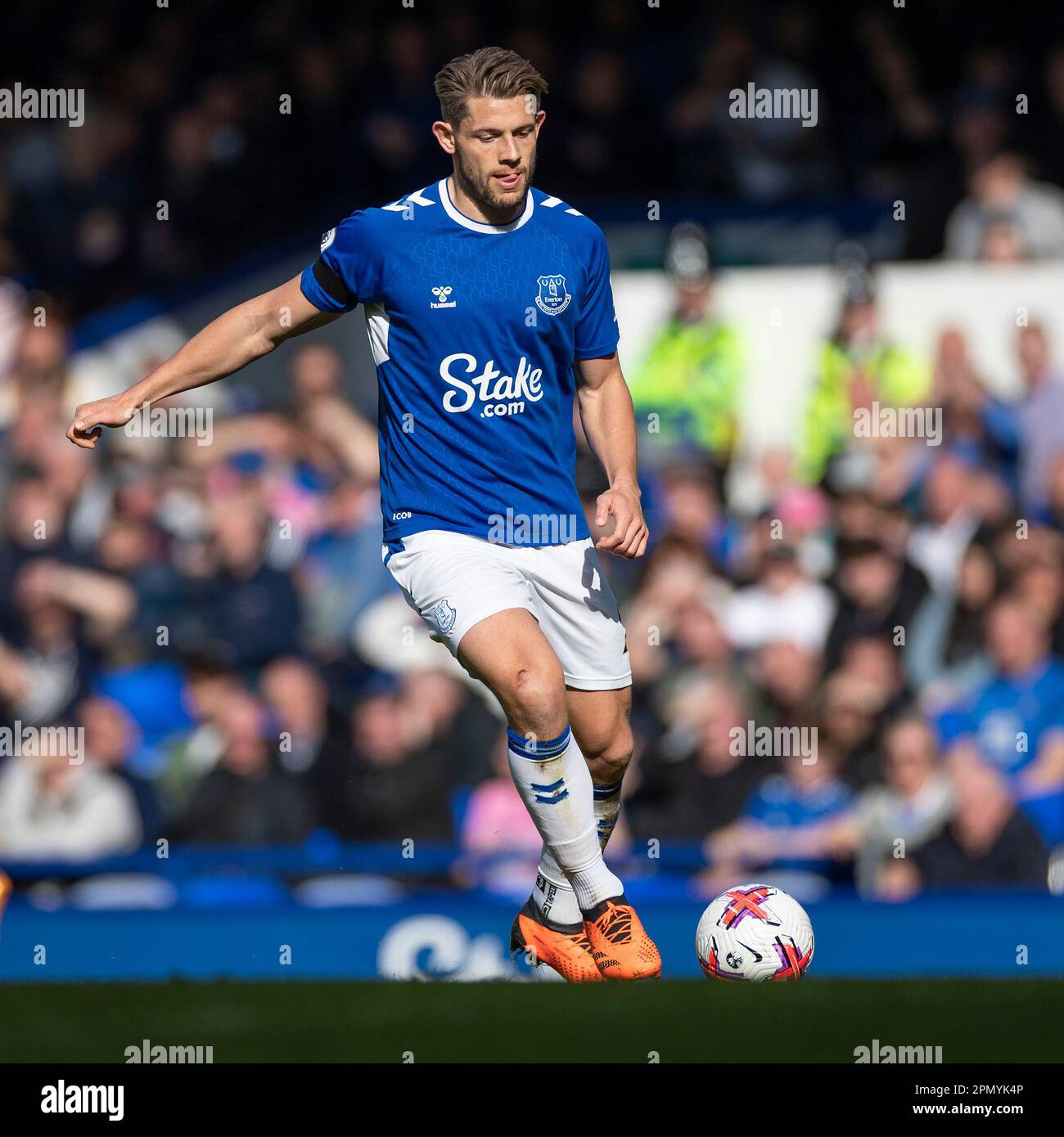 James Tarkowski #2 d'Everton F.C lors du match de la Premier League entre Everton et Fulham à Goodison Park, Liverpool, le samedi 15th avril 2023. (Photo : Mike Morese | MI News) Credit: MI News & Sport /Alay Live News Banque D'Images