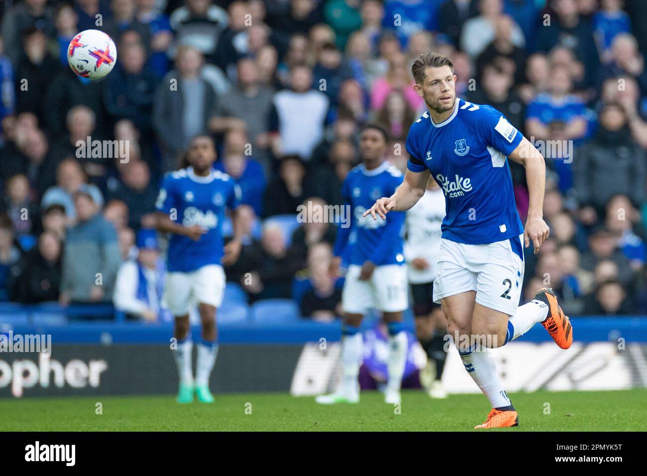 James Tarkowski #2 d'Everton F.C lors du match de la Premier League entre Everton et Fulham à Goodison Park, Liverpool, le samedi 15th avril 2023. (Photo : Mike Morese | MI News) Credit: MI News & Sport /Alay Live News Banque D'Images