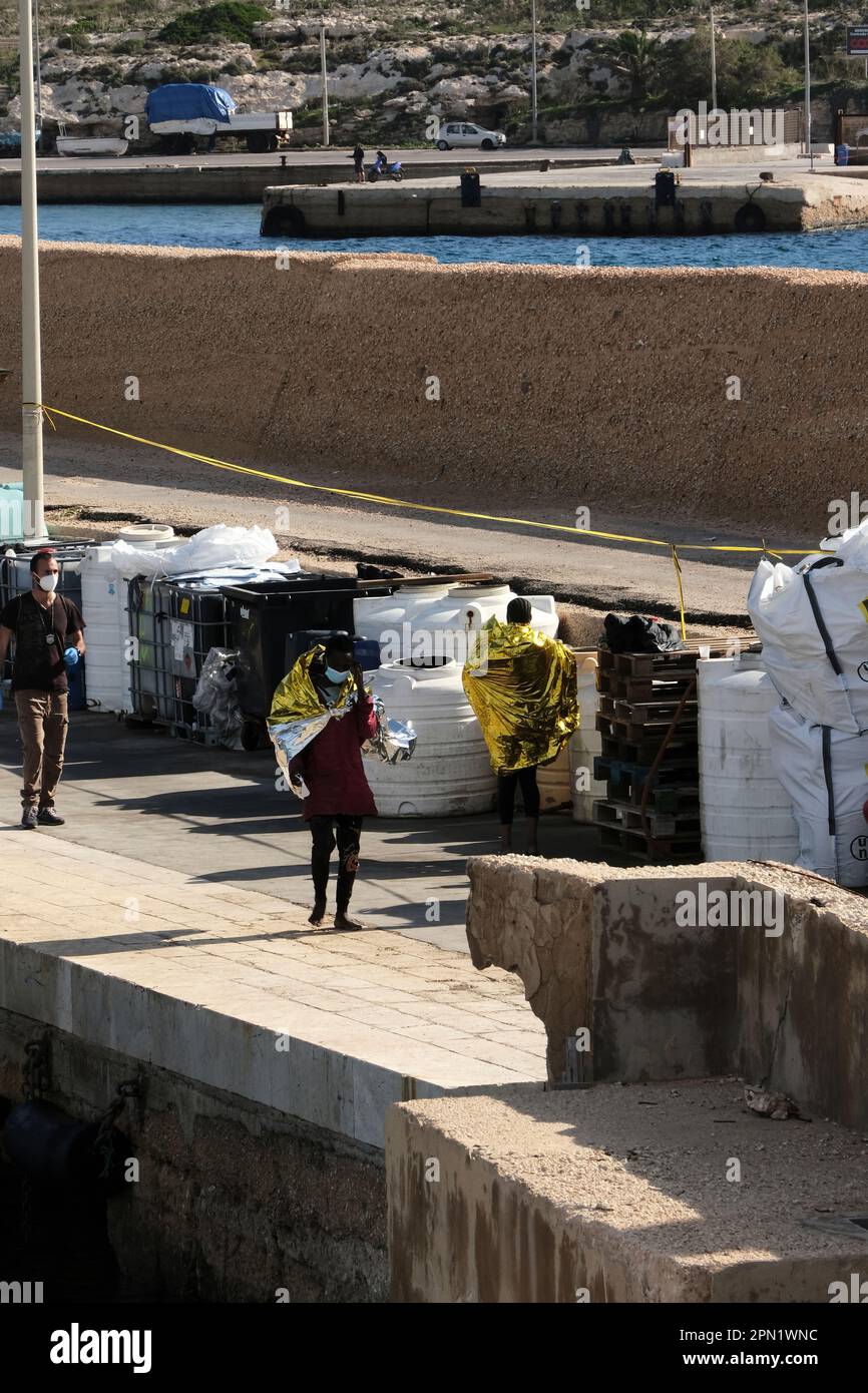 Lampedusa , Sicile, 7 novembre le 2022 novembre, des migrants ont été secourus ces derniers jours par la garde côtière italienne et débarqués sur l'île de Lampedusa le 2022. Banque D'Images