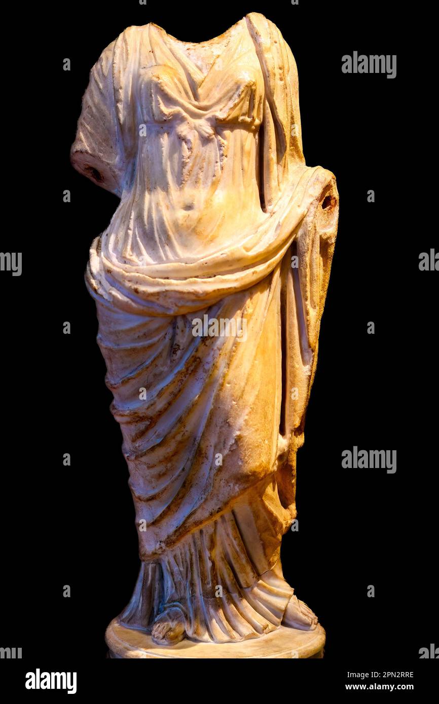 Toronto, Canada - 7 avril 2023 : sculpture romaine en marbre. Vénus a drapé dans un chiton et une himation. L'objet fait partie d'une exposition dans l'ont royal Banque D'Images