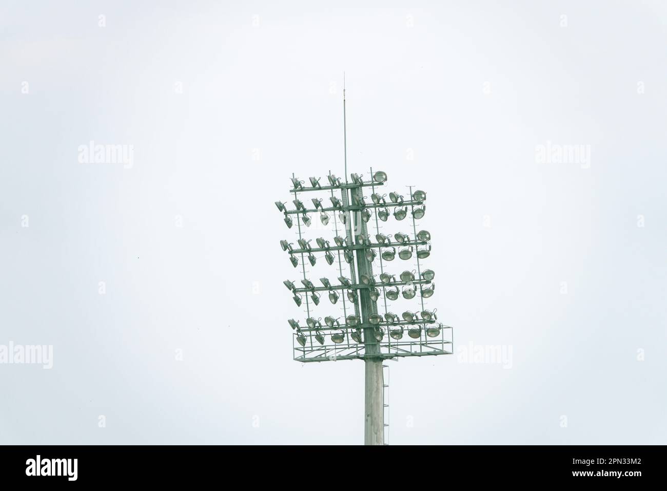 L'éclairage du stade s'allume en journée Banque D'Images