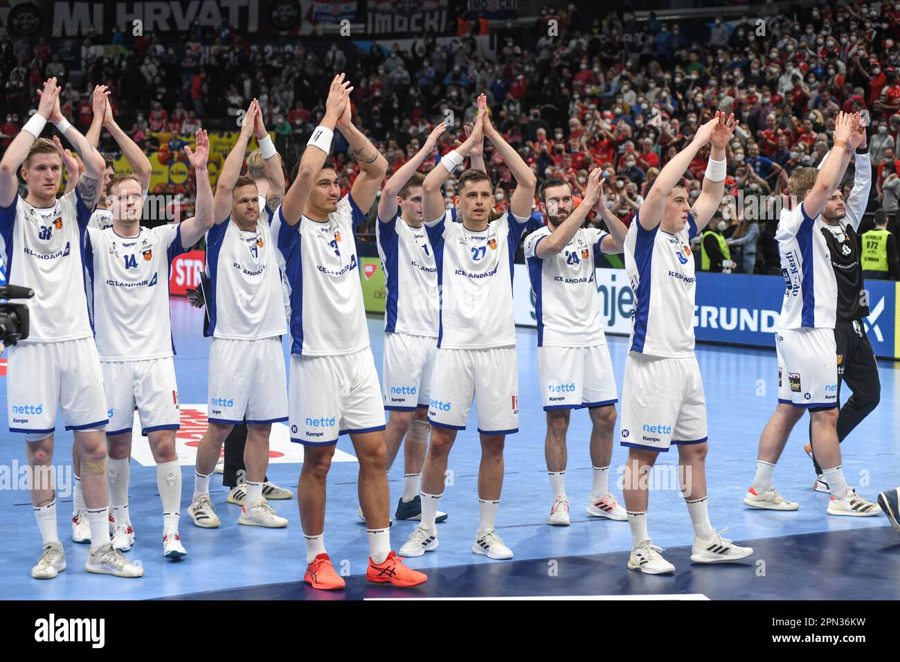 L'équipe nationale d'Islande célèbre la victoire contre la France. EHF Euro 2022. Tour principal Banque D'Images