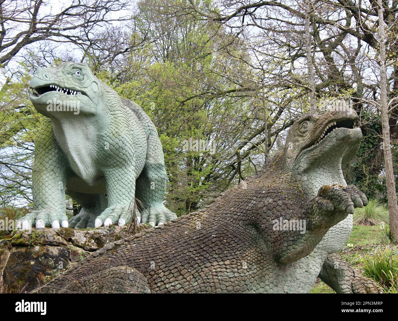 Sculptures d'Iguanodon à Crystal Palace Park, Londres, Angleterre, Royaume-Uni Banque D'Images