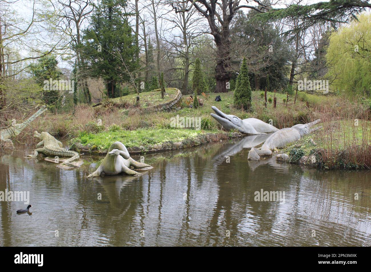 Ichthyosaurus et « amis » au Crystal Palace Dinosaur Park, Londres, Angleterre, Royaume-Uni Banque D'Images