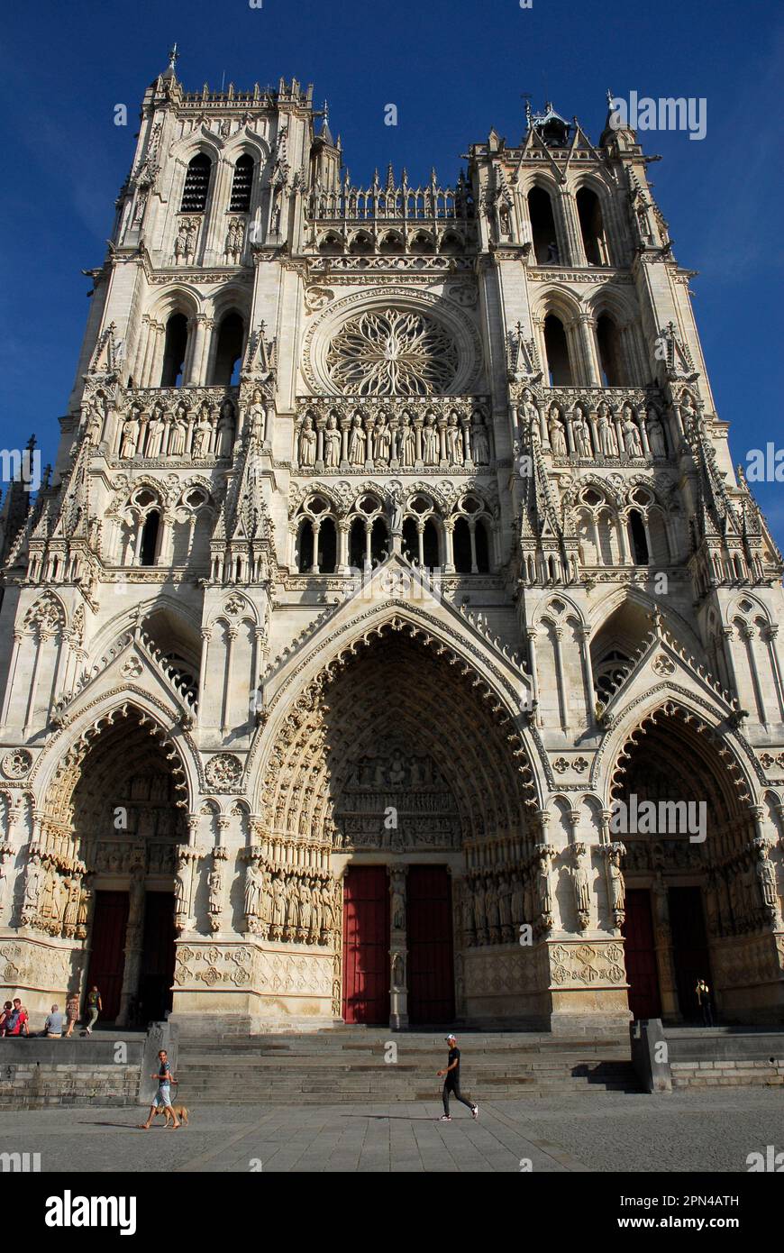 AMIENS CATHEDRAL1220-1288 - LA SOMME RÉGION HAUTS DE FRANCE - ARCHITECTURE GOTHIQUE - PLUS GRANDE CATHÉDRALE GOTHIQUE DE FRANCE - FAÇADE PRINCIPALE © PHOTOGRAPHIE : FRÉDÉRIC BEAUMONT Banque D'Images