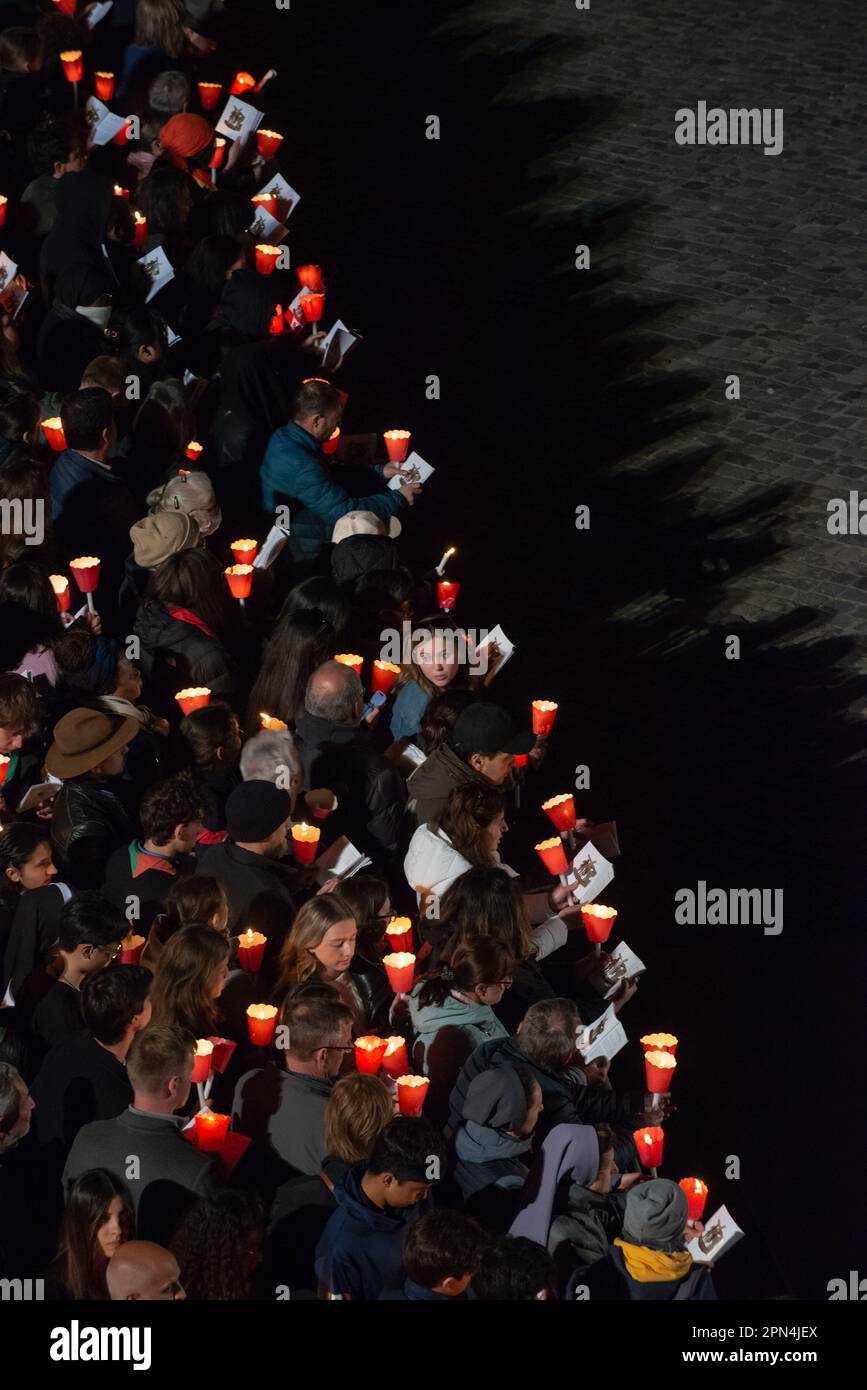 07 avril 2023 - Rome, Italie: Via Crucis (chemin de croix) le vendredi Saint, le pape François a suivi le rendez-vous du Colisée de la Casa Santa Marta pour éviter d'autres problèmes de santé quelques jours après avoir été admis à l'hôpital Gemelli. © Andrea Sabbadini Banque D'Images