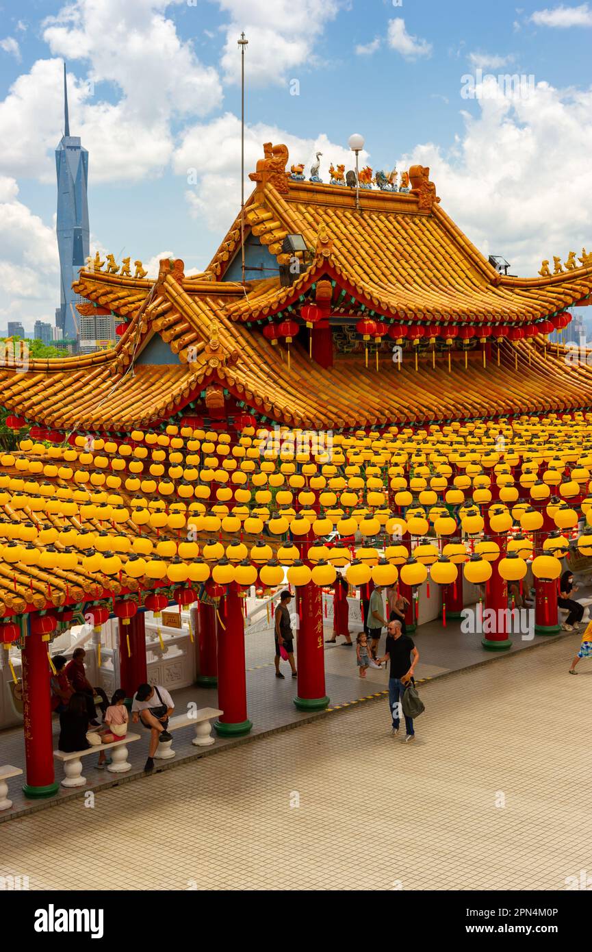 La ligne d'horizon de Kuala Lumpur prise du Temple chinois Thean Hou par une journée ensoleillée, Kuala Lumpur, Malaisie Banque D'Images