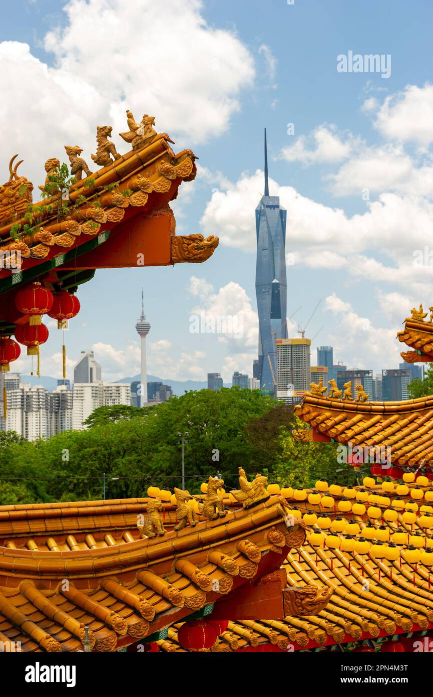 La ligne d'horizon de Kuala Lumpur prise du Temple chinois Thean Hou par une journée ensoleillée, Kuala Lumpur, Malaisie Banque D'Images